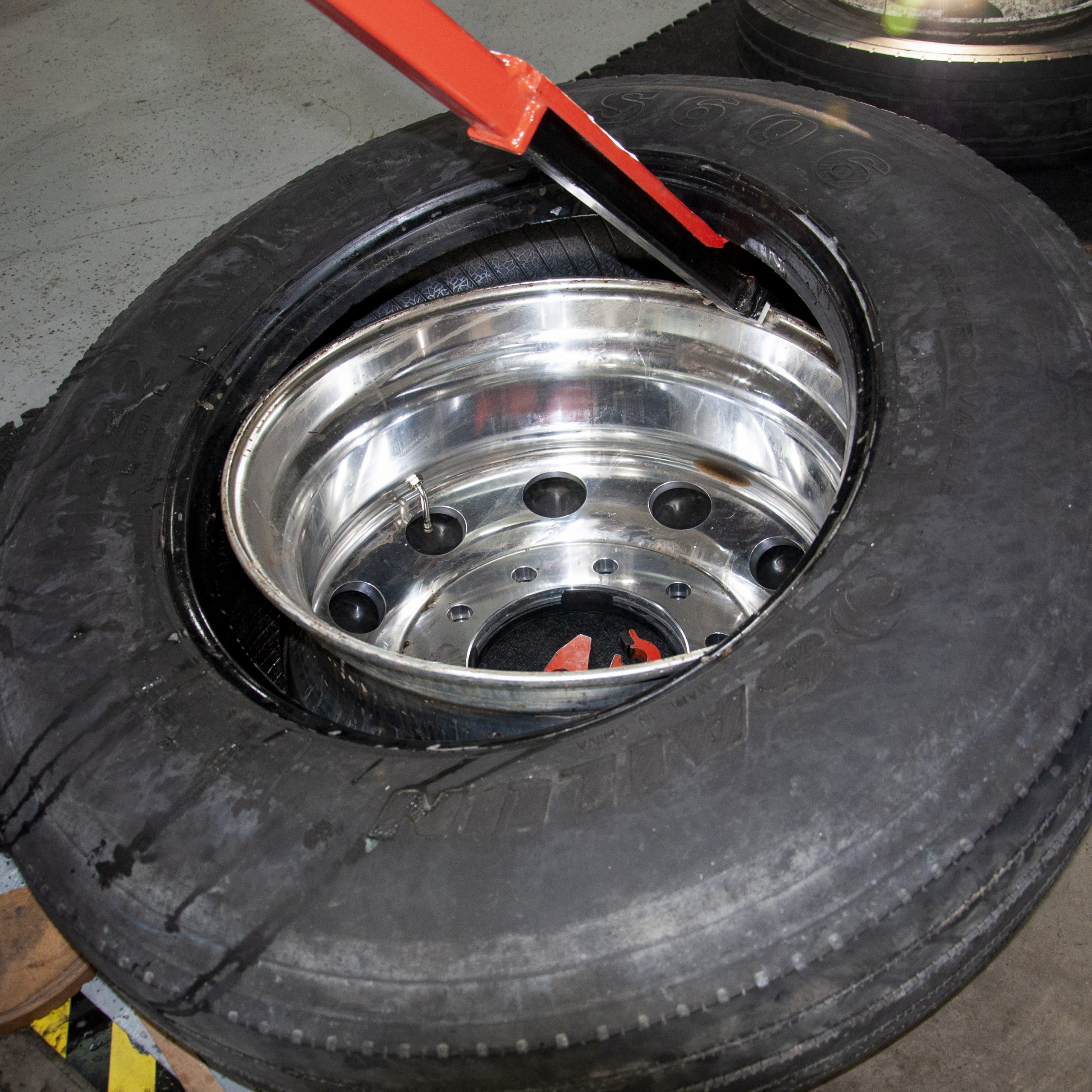 Universal Impact Driven Demounter - Image 7