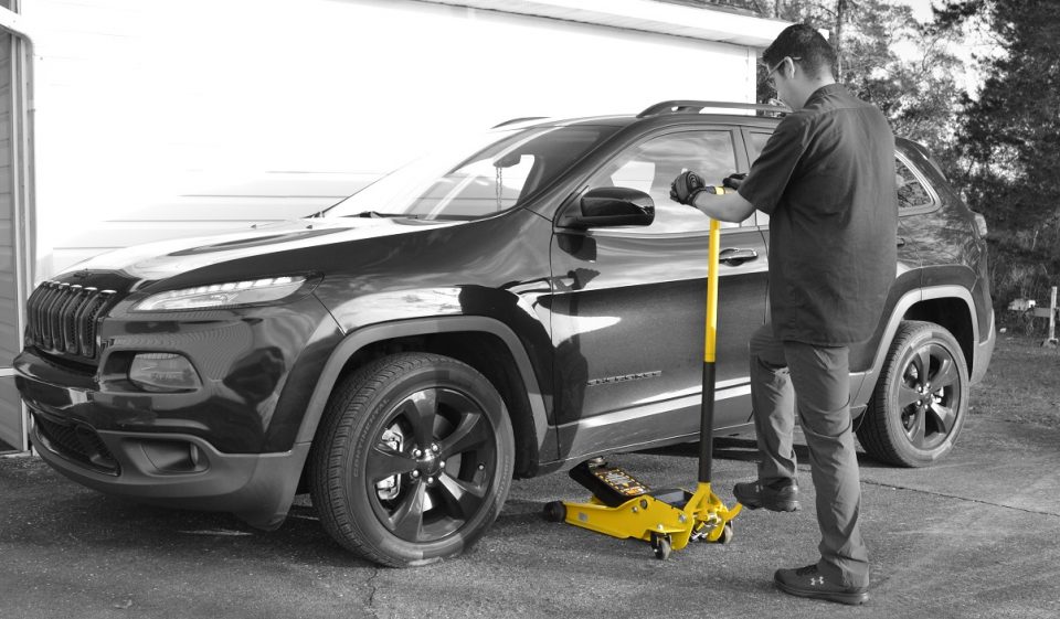 Floor Jacks vs. Trolley Jacks… What is the Difference? ESCO